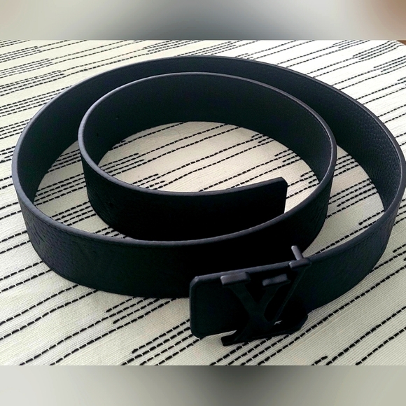 Louis Vuitton belt - Picture 1 of 11